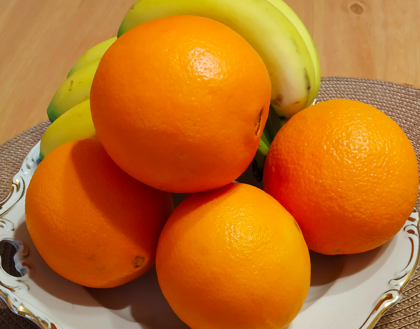 Можно есть апельсины вечером. Как есть апельсин. Можно ли есть апельсины на ночь при похудении.