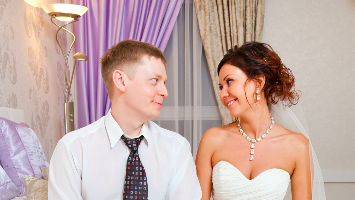 Секс с русской невестой в первую брачную ночь (17 фото)
