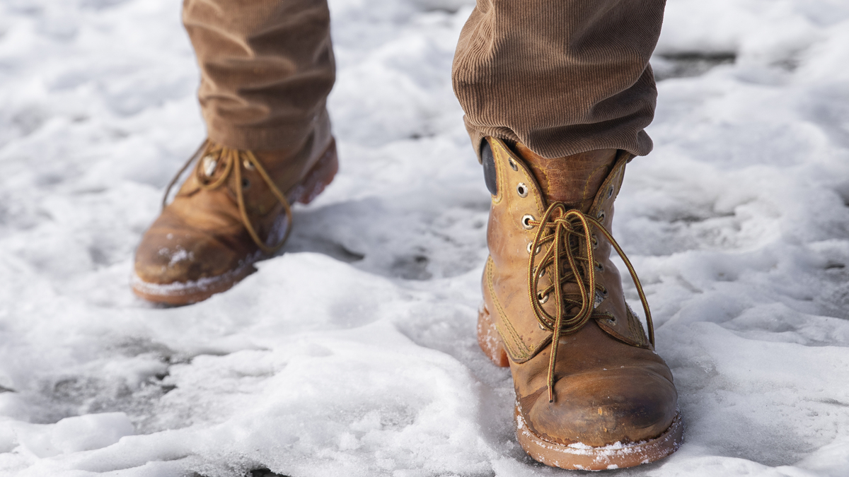 Так утепляют обувь любители зимней рыбалки: ноги не замерзнут даже в -30