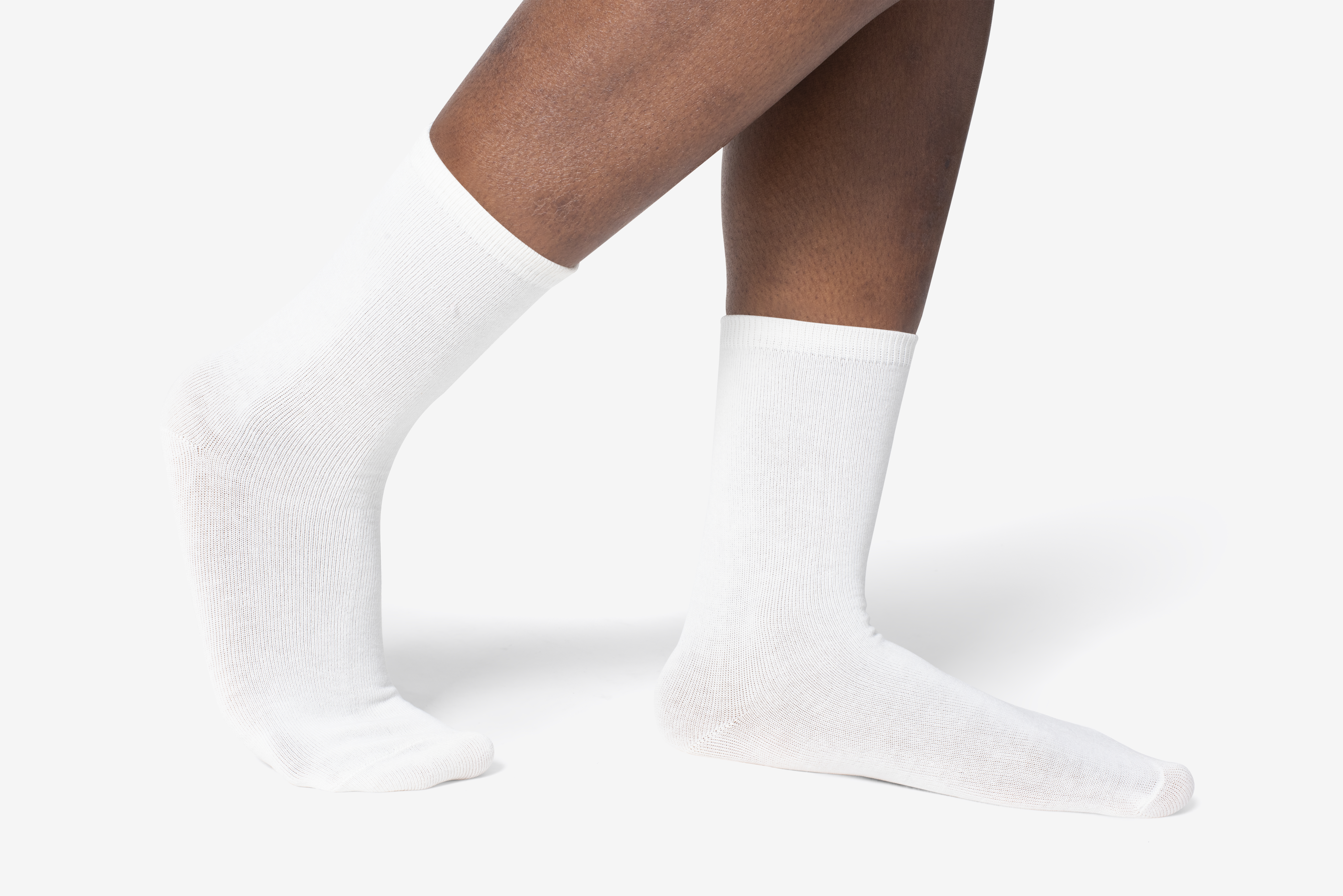 Белые носочки видео. Белые носки. Белые носки на белом фоне. Белые носки для фотошопа. Белые носки мокап.